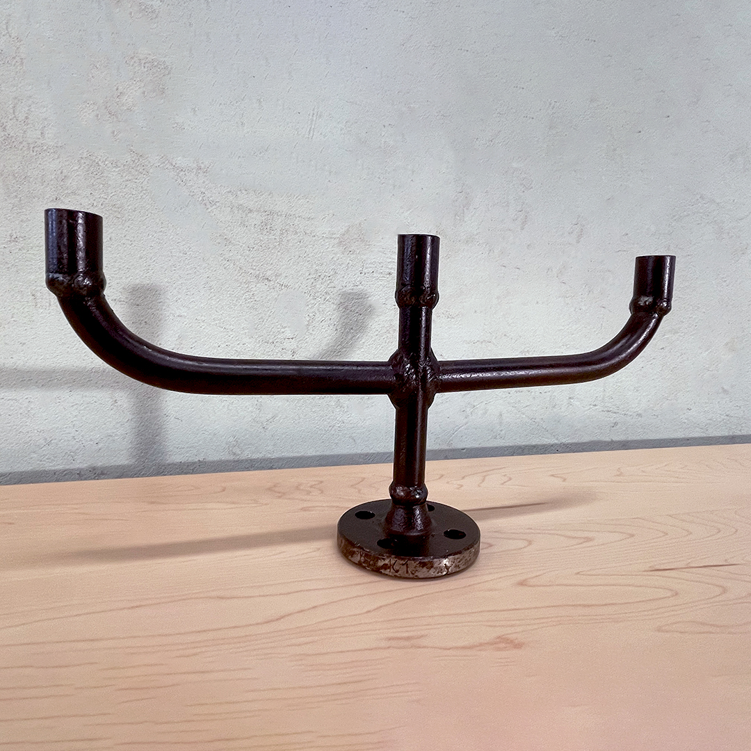 CANDELABROS DE HIERRO DE ORIGEN INDUSTRIAL - Imagen 3